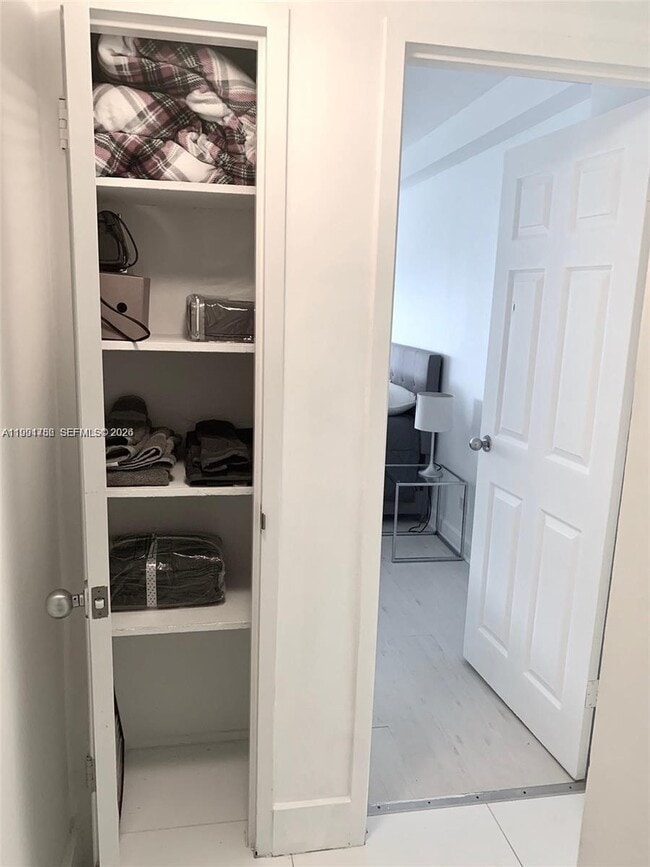 Building Photo - 1500 Bay Rd