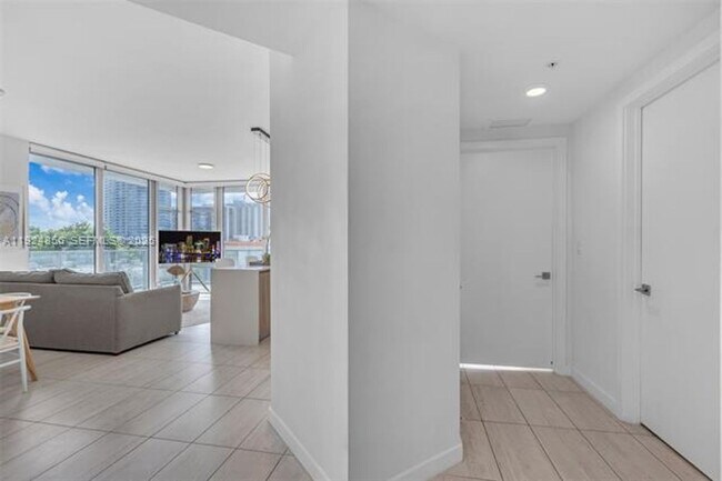 Building Photo - 3900 Biscayne Blvd