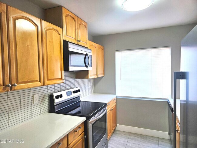 Building Photo - 252 Shadow Mountain Dr