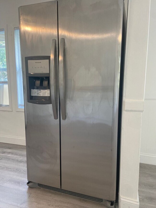 Building Photo - Single Family Home in Branson