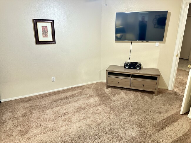 Building Photo - 351 Promontory Dr