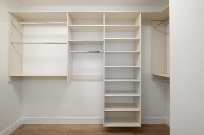 Building Photo - 7181 E Camelback Rd