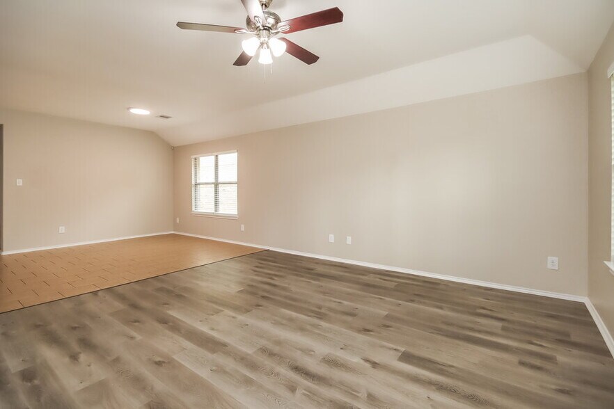 Building Photo - 19190 Shire Horse Blvd