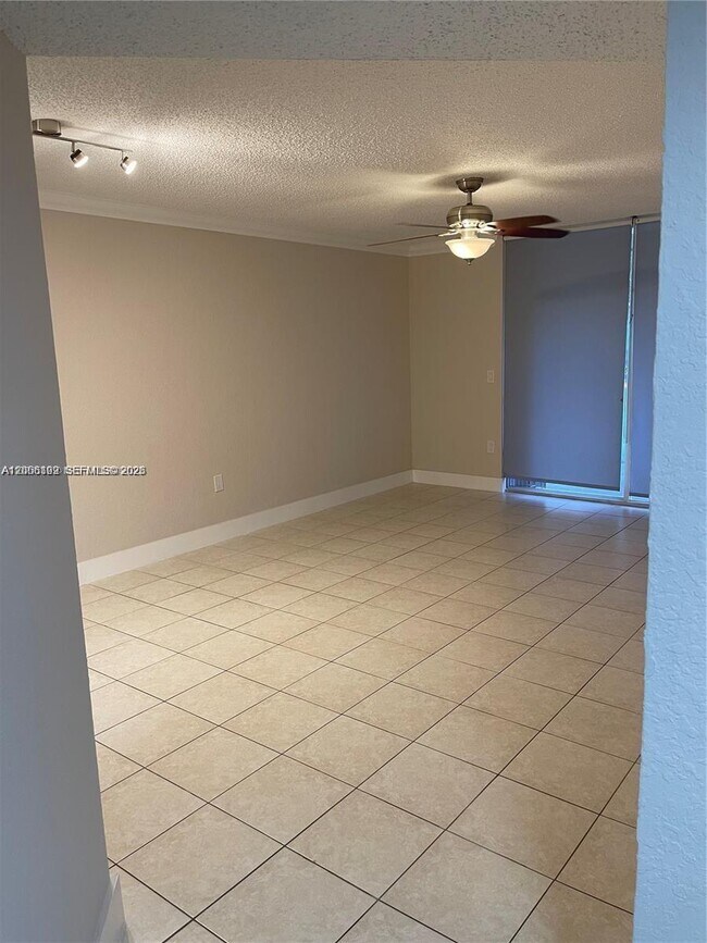 Building Photo - 8225 Lake Dr