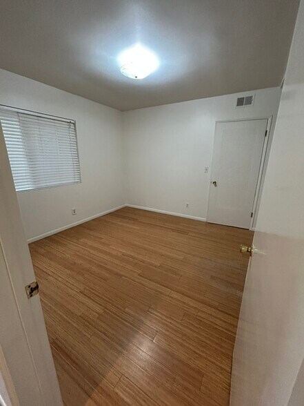 Building Photo - 1493 Crestline Dr