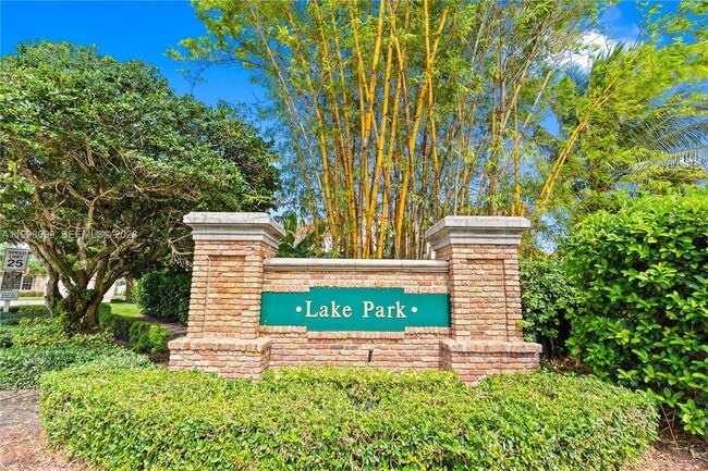 Building Photo - 9081 Lake Park Cir N