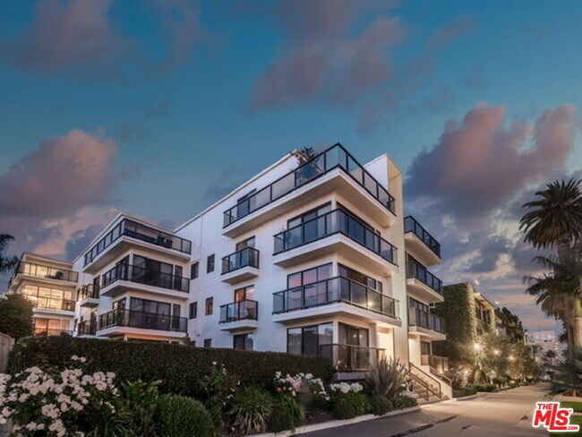 Building Photo - 833 Ocean Ave