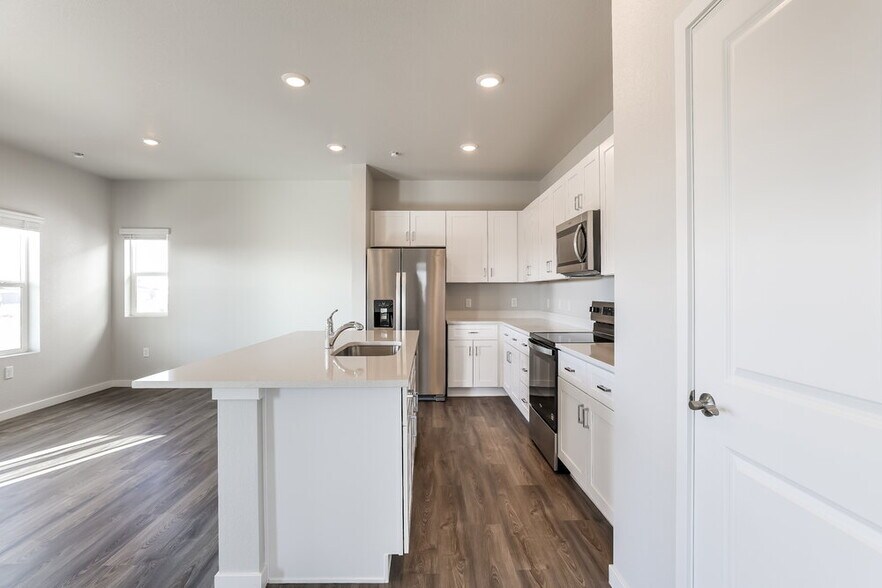 Building Photo - 2177 Flower Blossom Ave