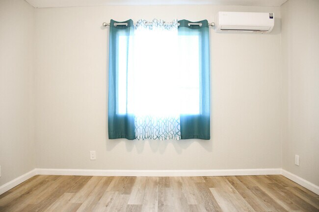 Building Photo - 61576 Aberdeen Dr