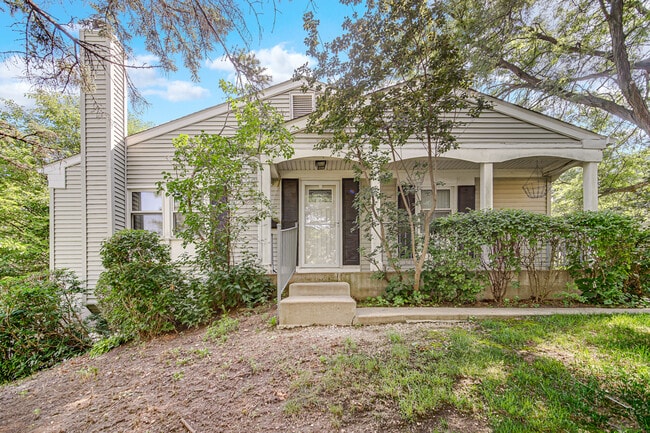Primary Photo - 2034 Oxford Ct