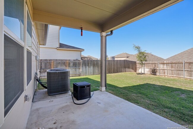 Building Photo - 7019 Vista Lp
