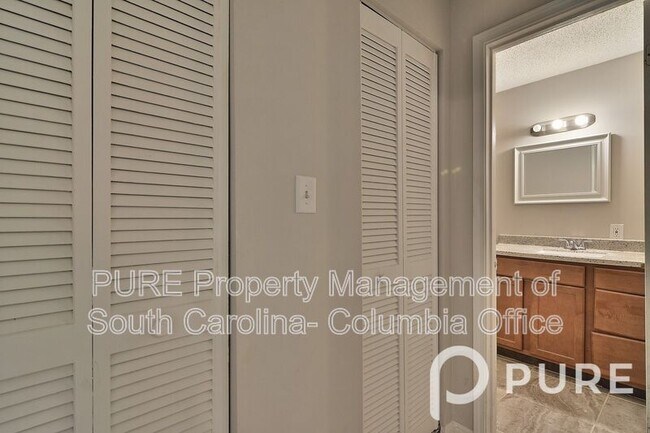 Building Photo - 2915 Chatsworth Rd