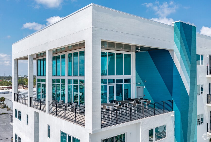 Sky Lounge on the 7th & 8th Floors - Marina Walk Apartments