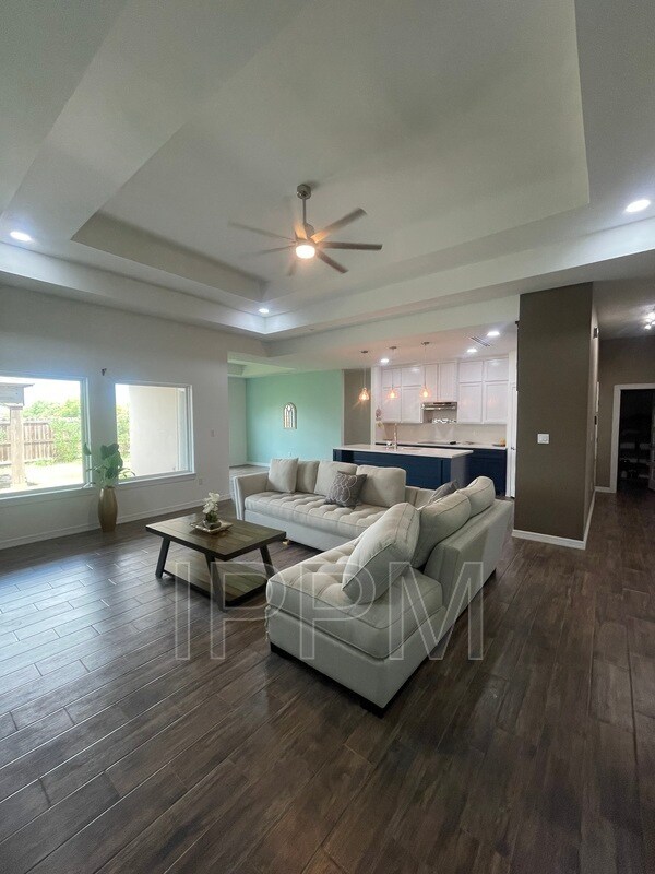Building Photo - 5005 Westgate
