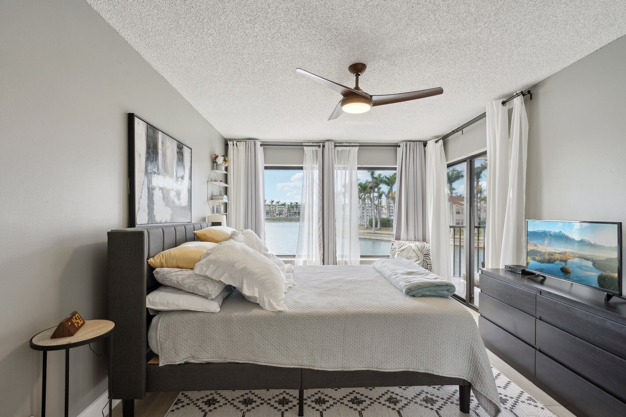 Master bedroom - 6277 Bahia del Mar Blvd