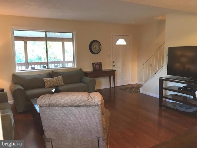 Building Photo - 6554 Pampano Dr