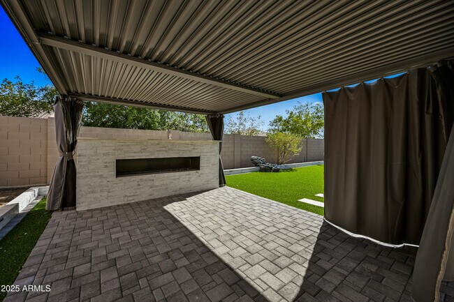 Building Photo - 10493 W Bronco Trail