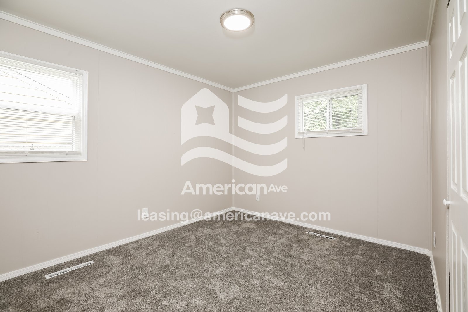 Building Photo - 4522 Riverside Dr