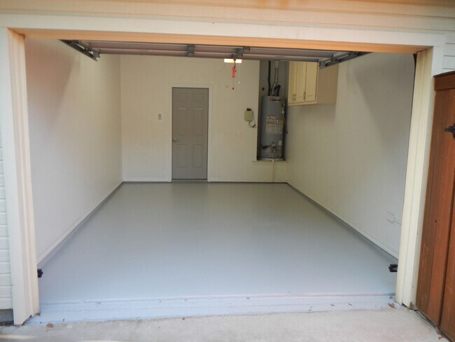 Building Photo - Amazing home - minutes from Grapevine Main...
