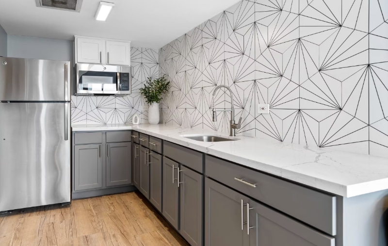 Building Photo - 963 Lake St