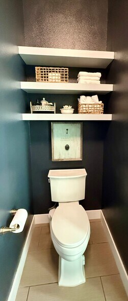 Primary Bath 1 - 2115 S Sherman St