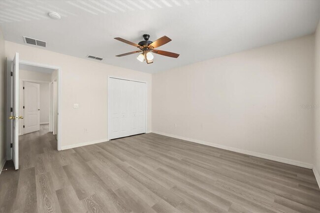 Building Photo - 628 Henley Cir