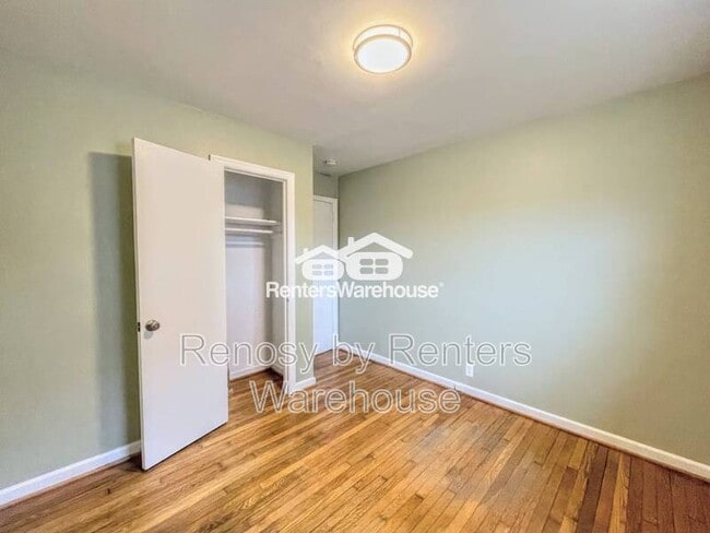 Building Photo - 528 Plantation Dr