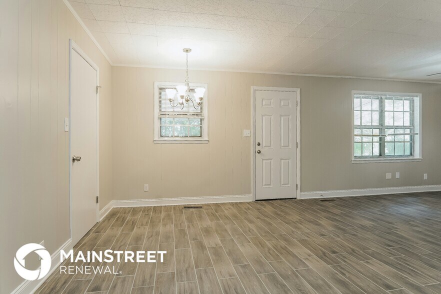 Building Photo - 510 King Valley Cir