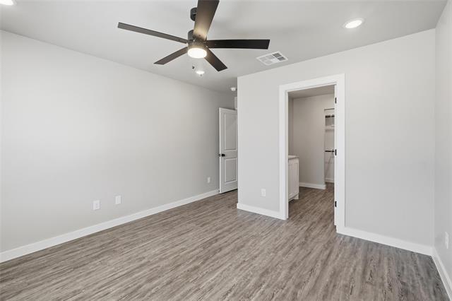 Building Photo - 2878 Glennster St