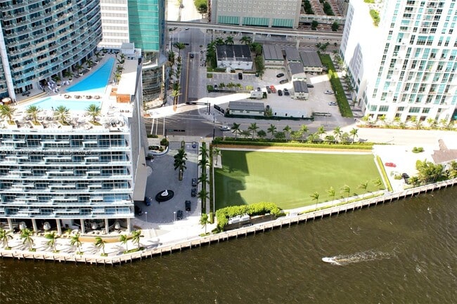 Building Photo - 475 Brickell Ave