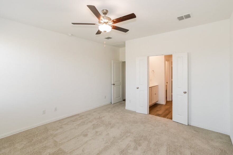 Building Photo - 14733 San Pablo Dr