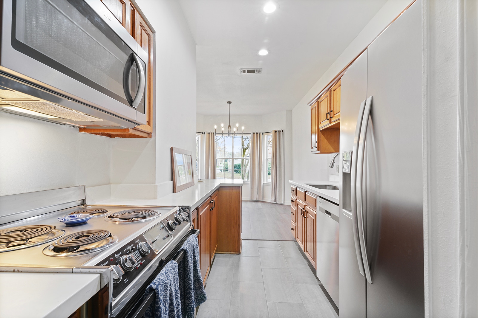 Another view of the kitchen - 2205 Audubon Trce