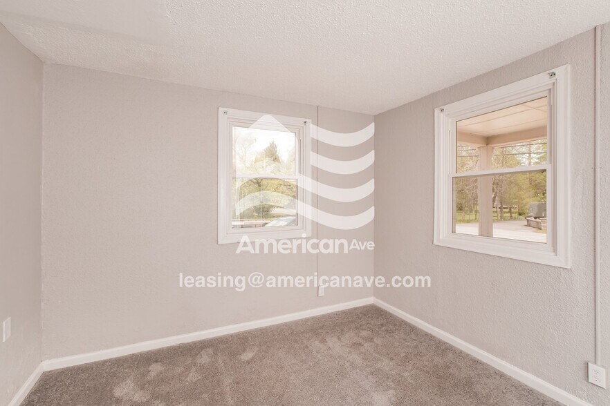 Building Photo - 1727 Klerner Ln