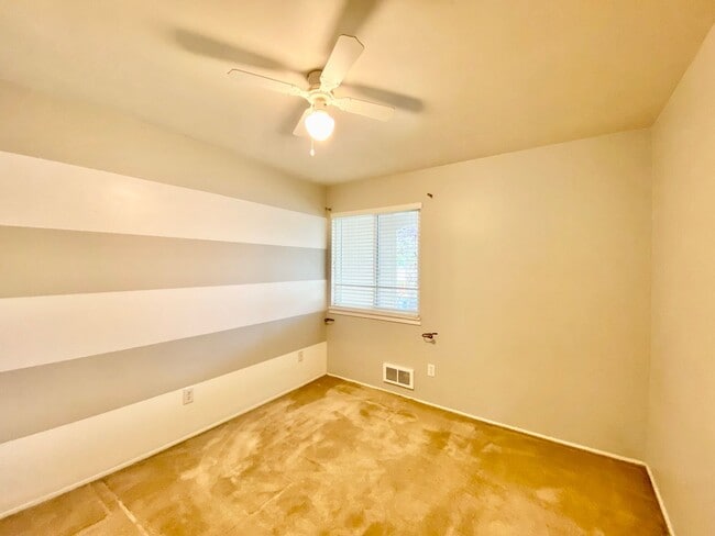 Building Photo - 12251 SE 59th St