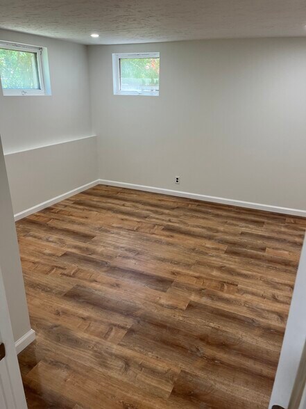 Building Photo - 96 Oakdene Ave