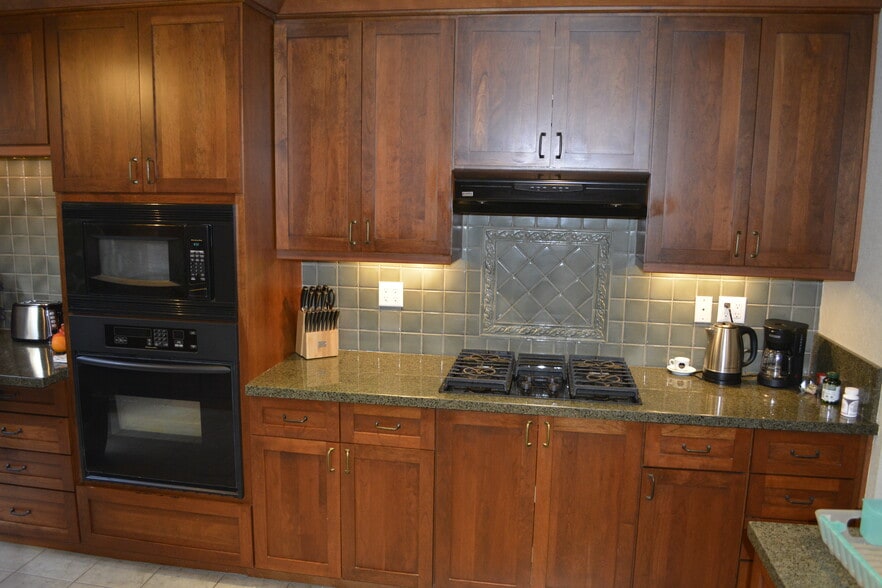 Building Photo - 1244 Valley View Rd