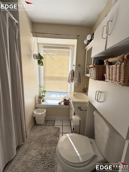 Building Photo - 2 Woodmont St