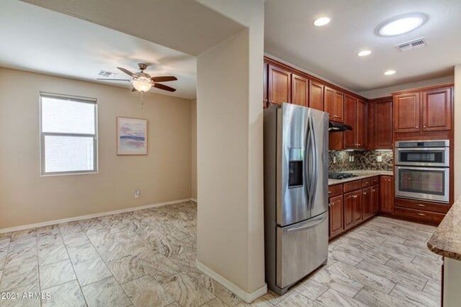 Building Photo - 40876 W Tamara Ln