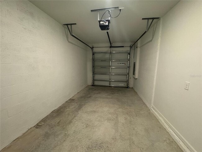 Building Photo - 2967 Maloof Dr