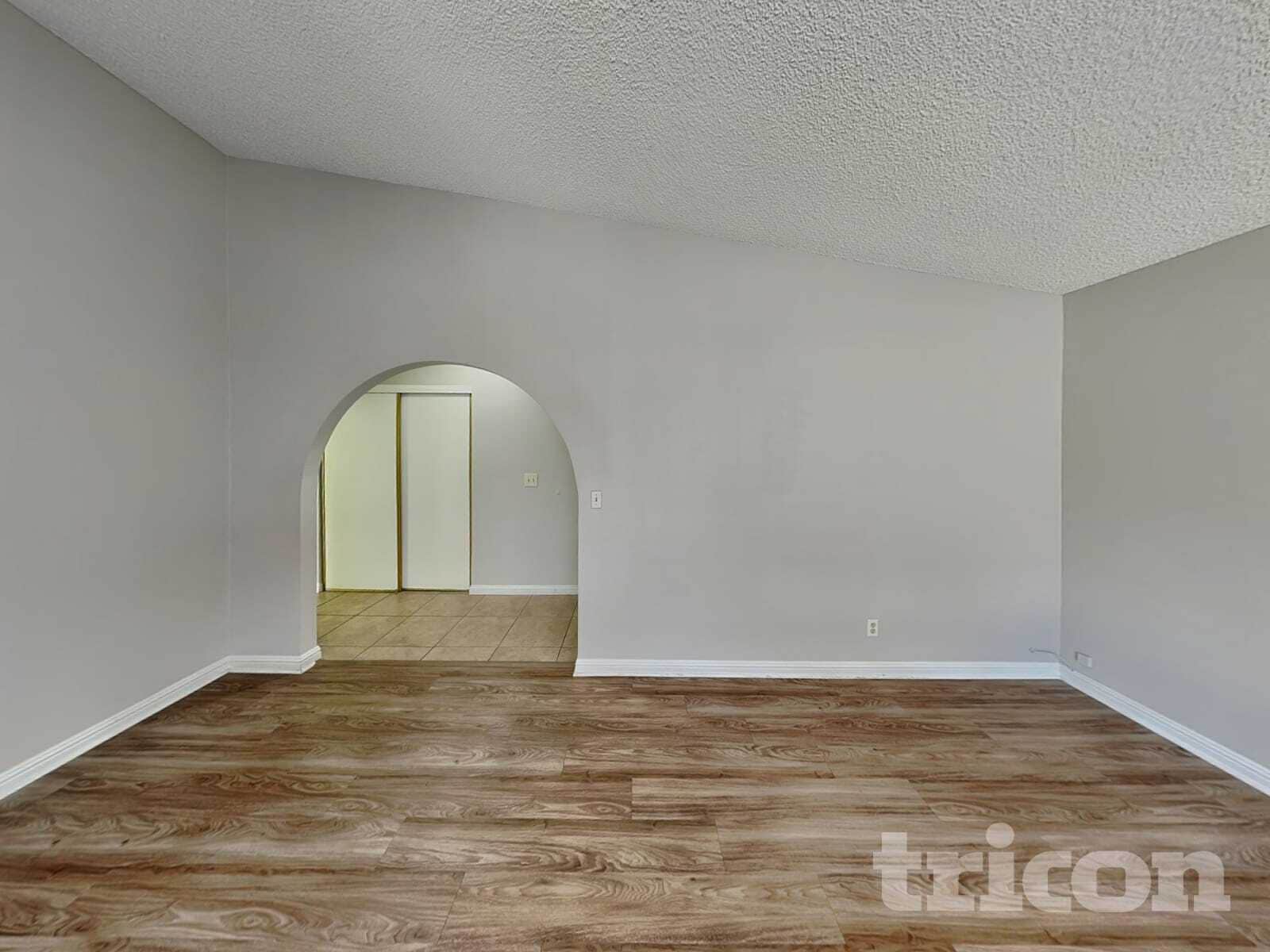 Building Photo - 4634 Grasshopper Dr