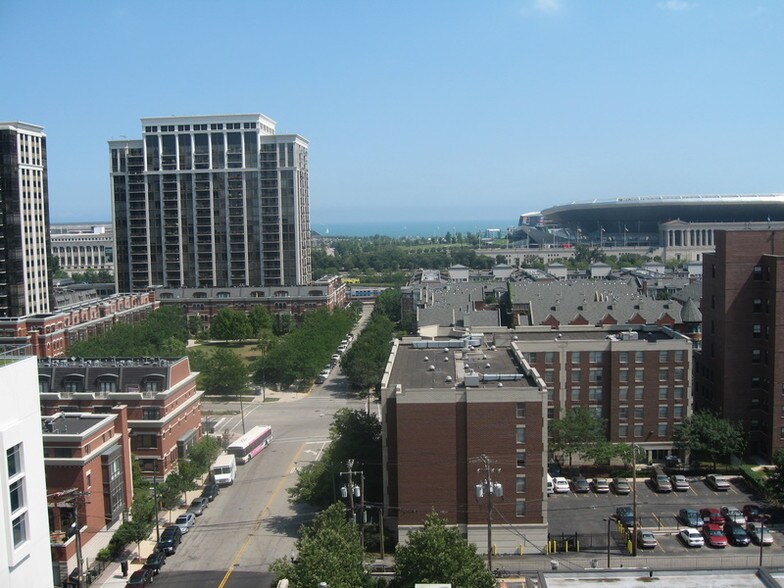 Building Photo - 1400 S Michigan Ave
