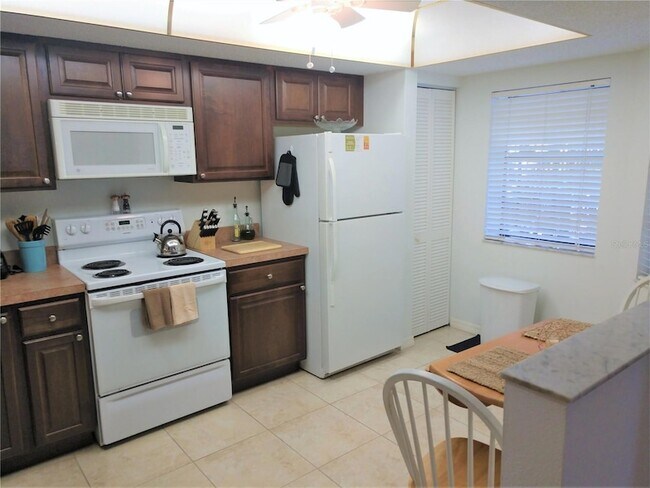 Building Photo - 307 Pine Hollow Cir