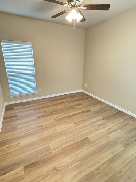 Building Photo - 10509 Sandy Mountain Dr