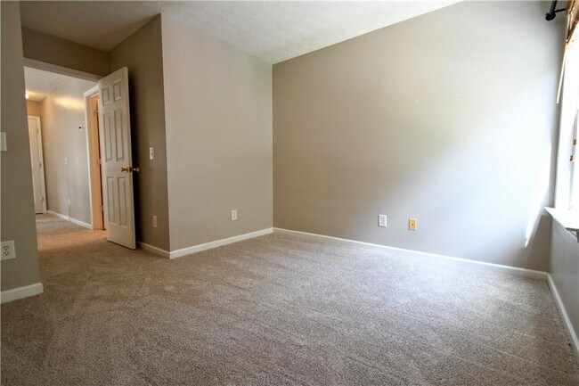 Building Photo - 6215 Smoke Ridge Ln