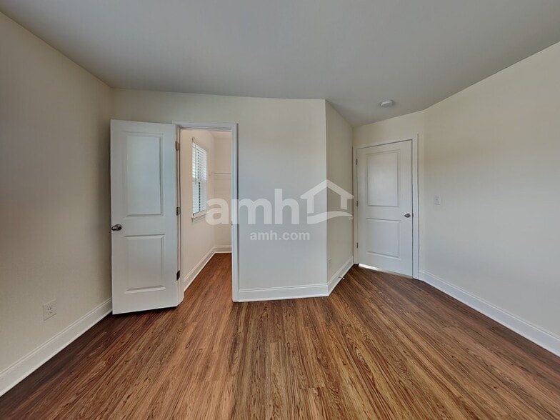 Building Photo - 5125 Jack Byrnes Dr