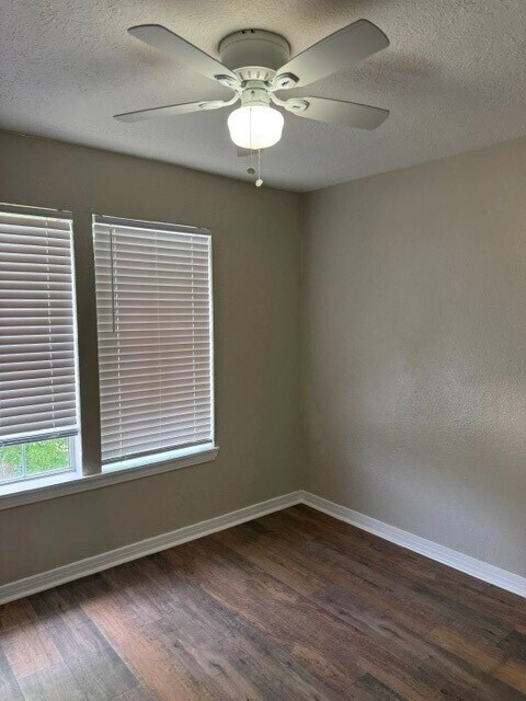 Building Photo - 4905 Bernardo De Galvez Ave