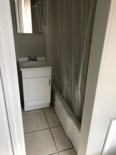 Building Photo - 520 S 14th St