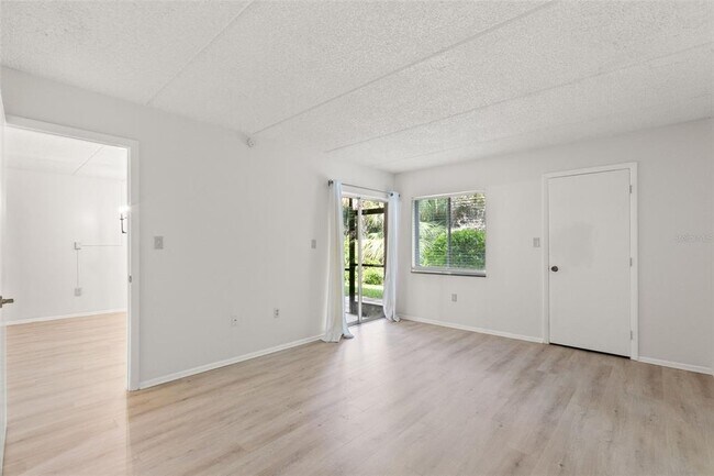 Building Photo - 121 Cypress Ln