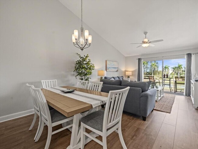 Building Photo - 5900 Bahia Del Mar Cir N