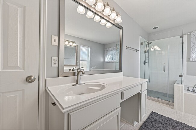 Building Photo - 6710 Creek Village Dr